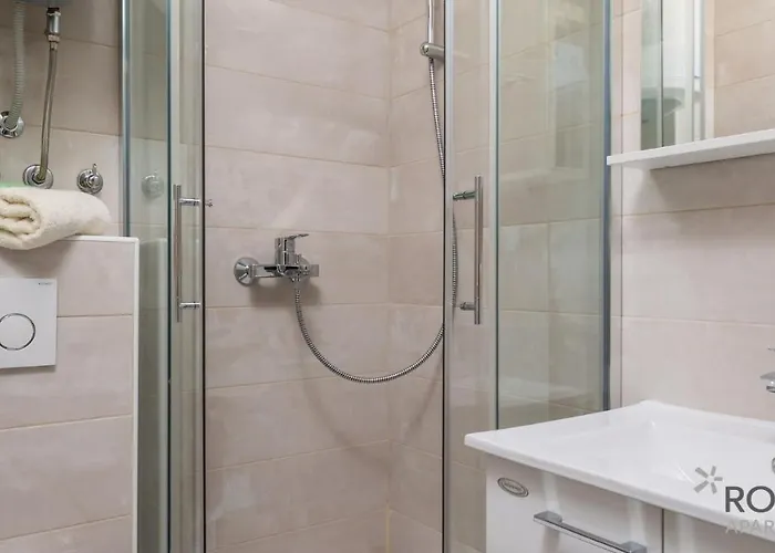 Rona Tena شقة لوفغان